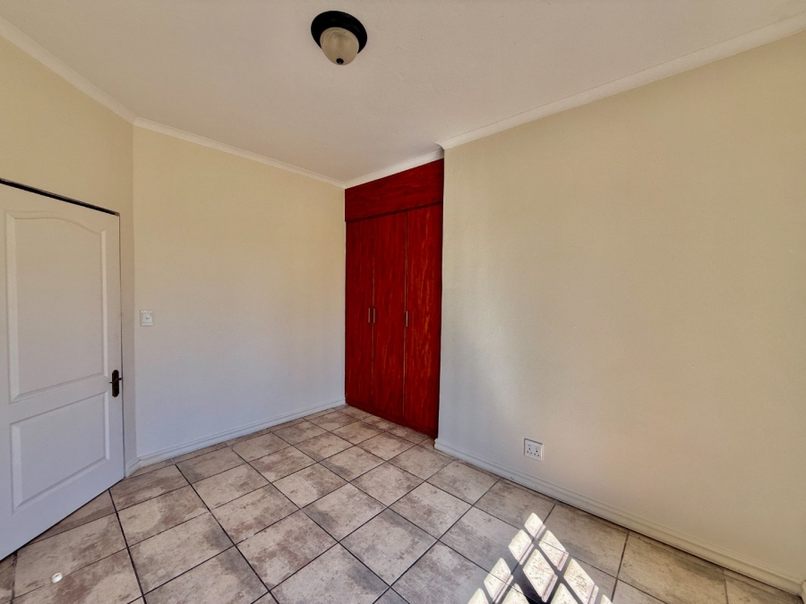 To Let 3 Bedroom Property for Rent in Landsmeer Residential Estate North West